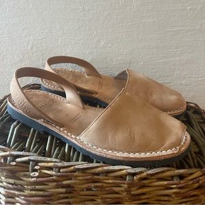 Avarcas sandals tan brushed leather size 37